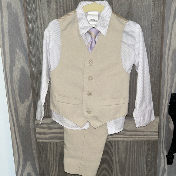 Van Heusen Kids Tan and White Matching Set - Picture 1 of 4